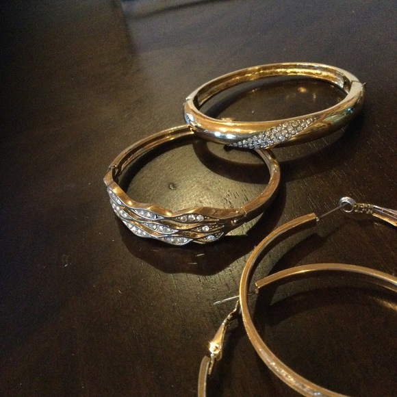 Bracelets & earrings - Picture 3 of 6